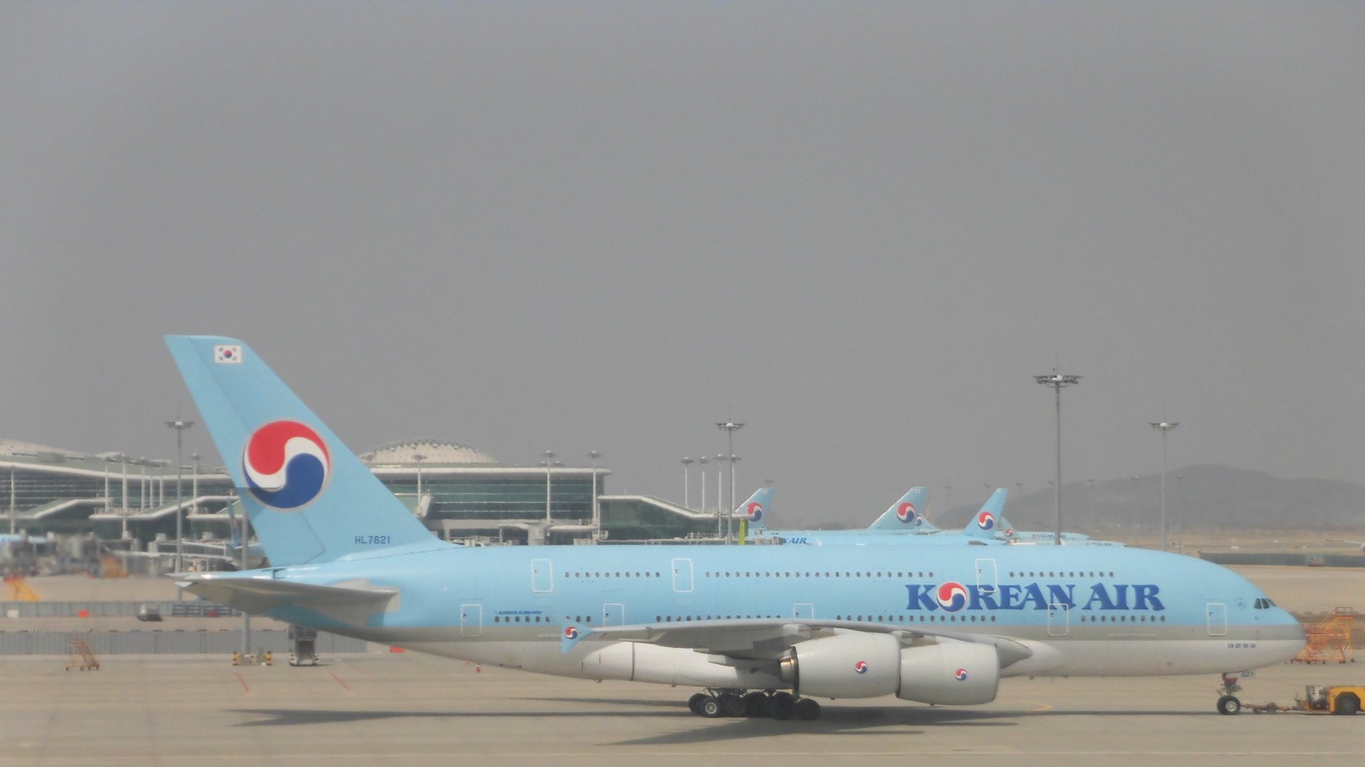 인천국제공항에 있는 대한항공 에어버스 A380 항공기