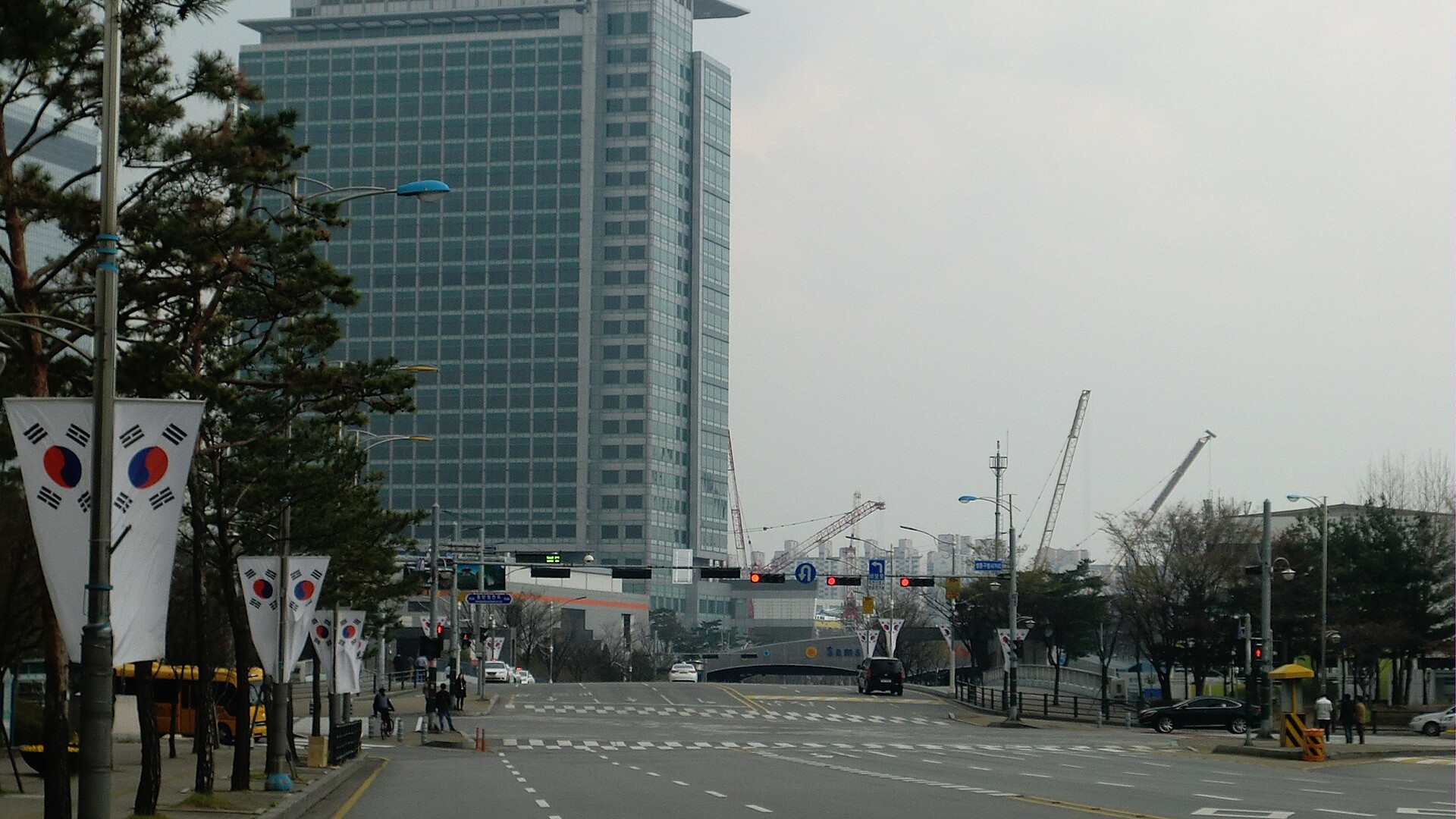 경기도 수원에 위치한 삼성전자 본사 사옥 전경