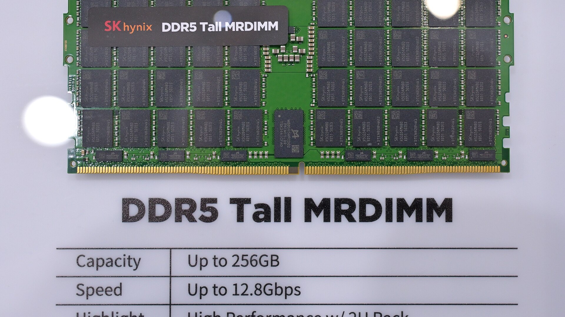 SK하이닉스 DDR5 서버용 메모리 모듈, AI 반도체 랠리를 이끈 국내 메모리 제품