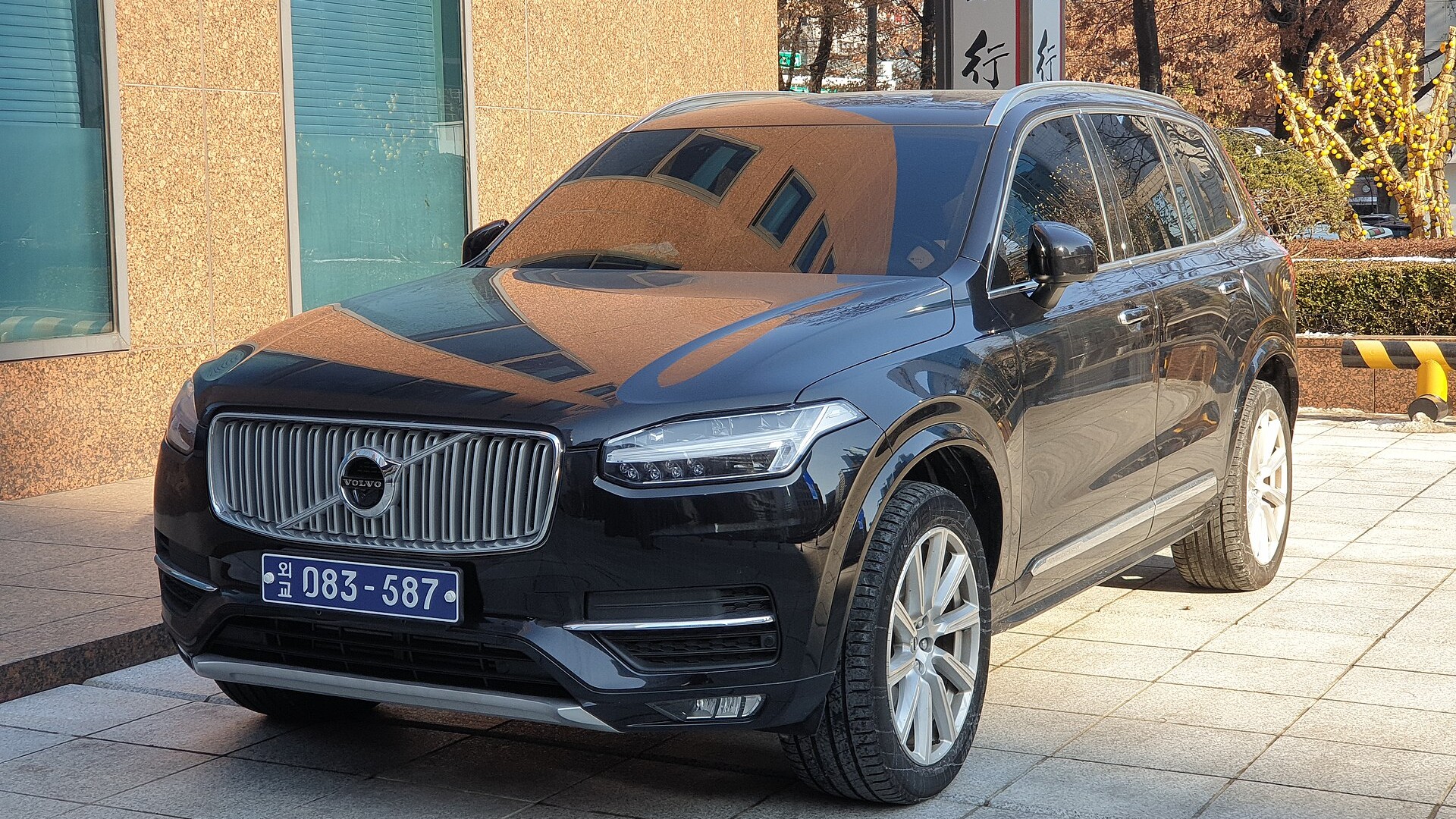 국내에서 운행 중인 볼보 XC90, 같은 SPA 플랫폼을 공유하는 프리미엄 SUV