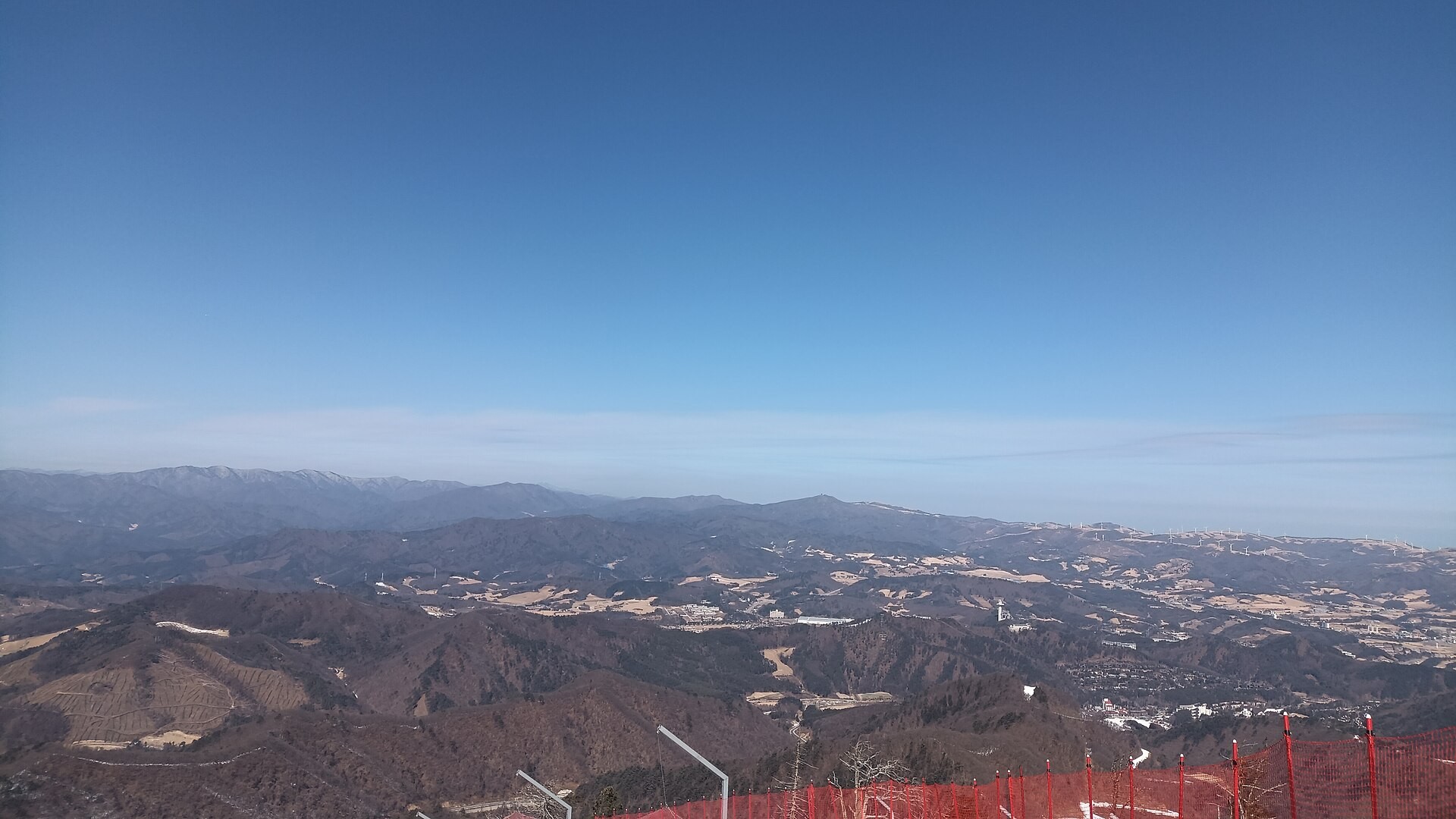 용평리조트 전경, 소노인터내셔널이 뛰어든 국내 레저 산업 경쟁 구도